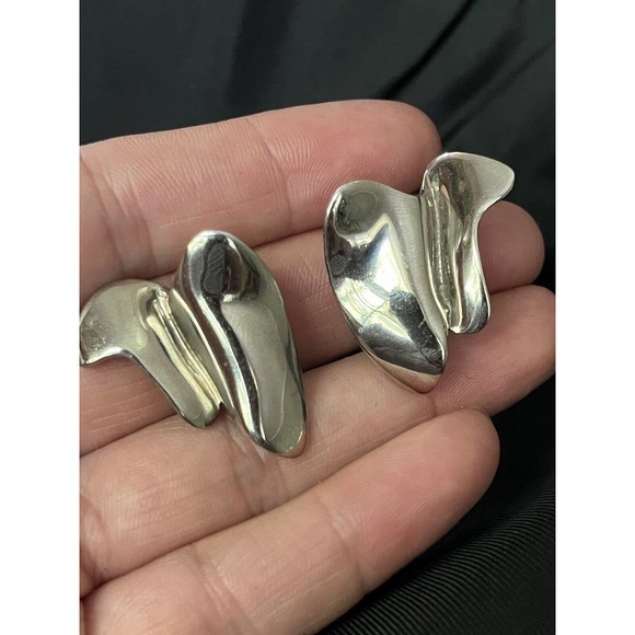 Vintage Accessocraft NYC Clip Earrings Modernist Style Clip Earrings 1"x1" - Picture 2 of 10